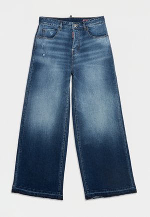 Jean bleu à jambes larges avec un effet délavé, poches avant, passants pour ceinture et fermeture par bouton à la taille.