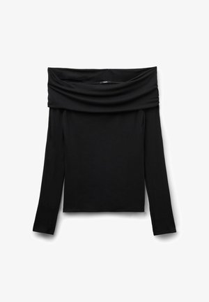Top lungo nero a maniche lunghe con design off-the-shoulder, caratterizzato da un collo drappeggiato e un tessuto morbido e elastico. Stile semplice e minimalista.
