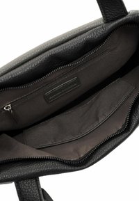 Borsa a tracolla in pelle nera con una texture a graniglia, dotata di tasca con zip e interno spazioso foderato in tessuto liscio.