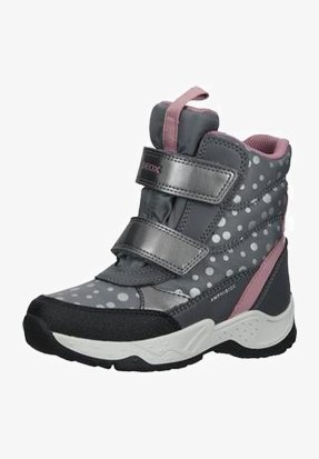 Bota impermeable gris con acentos en rosa, que presenta un patrón de lunares, dos correas ajustables de Velcro, un collar acolchado y suela de goma.