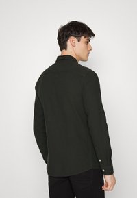 Only & Sons ONSLUCA LIFE SOLID - Camisa - peat