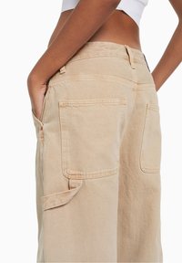 Bershka Vaqueros boyfriend - camel
