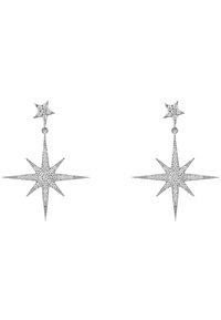 Pendientes plateados en forma de estrella con un acabado texturizado, que presentan pequeños acentos en forma de estrella y múltiples detalles brillantes en todo su diseño.