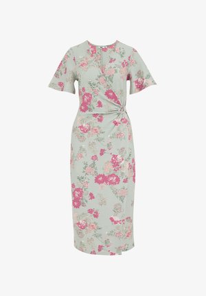 Rochie florală cu mâneci scurte, de culoare verde deschis, decorată cu flori roz și crem. Detaliu cu nod în talie, lungime până la genunchi și material texturat.