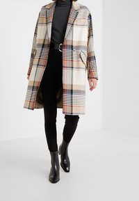 MAX&Co. Sweter