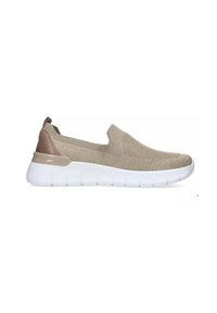 Sneakers beige senza lacci con una parte superiore in knit testurizzato e un accento nel tallone bronzeo in contrasto. Presentano una suola imbottita con scanalature per una migliore aderenza.