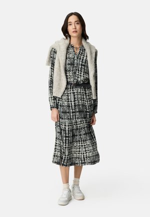 LANGARM - Blusenkleid - caviar aop