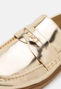 MICHAEL Michael Kors EDEN LOAFER - Slipper - pale gold