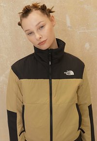 The North Face GOSEI PUFFER - Overgangsjakke - khaki stone/black