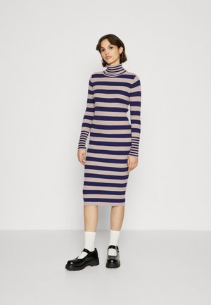 Vero Moda Petite VMMAXINE ROLLNECK CALF DRESS - Φόρεμα σε ίσια γραμμή - toadstool/astral aura