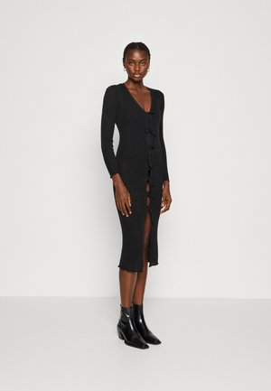 Modström DRESS - Svetríkové šaty - black