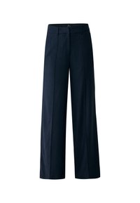 Marineblauwe wijde broek met een gladde textuur, voorzien van een vlakke voorkant, diagonale zakken en subtiele plooien langs elke pijp.