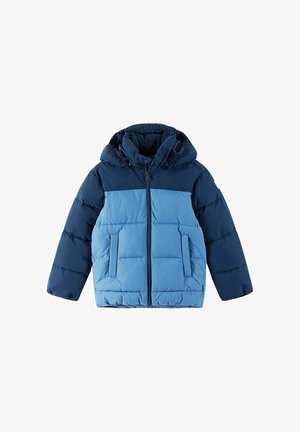 Blauer wattierter Jacke mit Kapuze, mit einem dunkelblauen oberen Teil, einem hellblauen unteren Teil, zwei Vordertaschen und einem Frontreißverschluss.