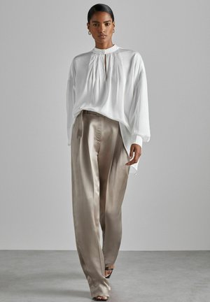 REGULAR FIT - MIA ATELIER BELTED - Pantaloni - champagne