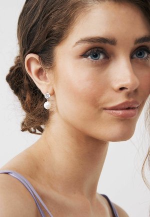 Next PEARL EFFECT DROP STUD EARRINGS - Earrings - silver coloured