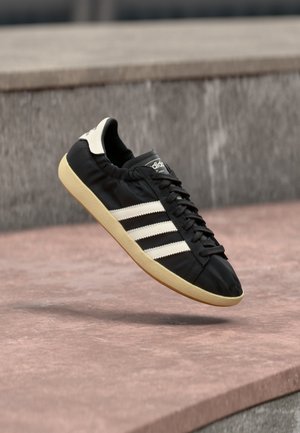 adidas Originals, JABBAR WOMENS SCRUNCH - Sneakers - core black/off white/warm vanilla