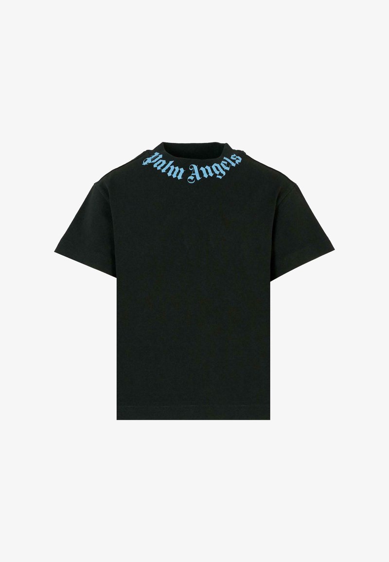 T-shirt noir en coton avec des manches courtes et un col rond. "Palm Angels" est imprimé en texte gothique bleu clair sur le col.
