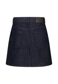 Denim skirt in navy with white pinstripes, featuring a straight shape, two back pockets, and a black branded patch at the waist.