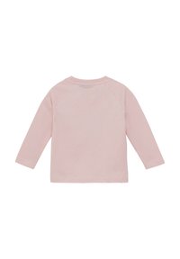 Rosa långärmad T-shirt gjord av mjuk bomull med rund hals och raglansärmar; enkel design utan synliga mönster eller detaljer.