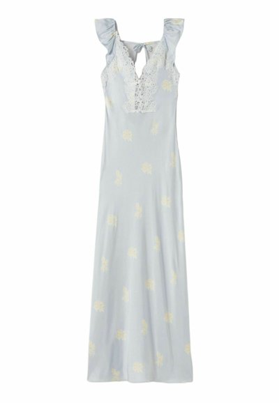 Vestito lungo azzurro senza maniche con spalle arricciate, scollo a V rifinito in pizzo, allacciatura sul retro e delicato motivo floreale giallo.
