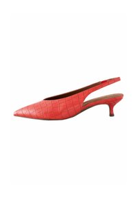 Décolleté slingback in pelle rossa con stampa cocco, punta affusolata e tacco kitten. Texture liscia e dettagli laterali a taglio.