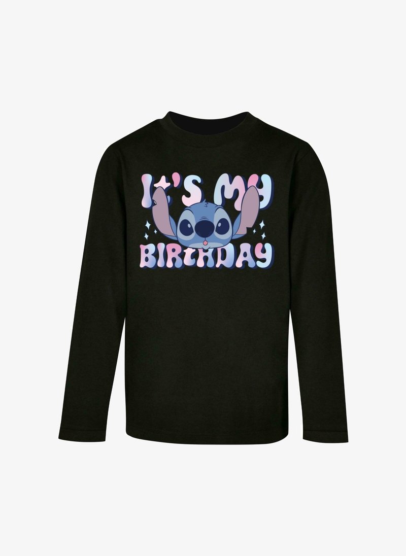 Tricou negru cu mânecă lungă, având un grafic cu un personaj cu urechi mari și textul "E ziua mea" în fonturi jucăușe de culoare roz și albastru.