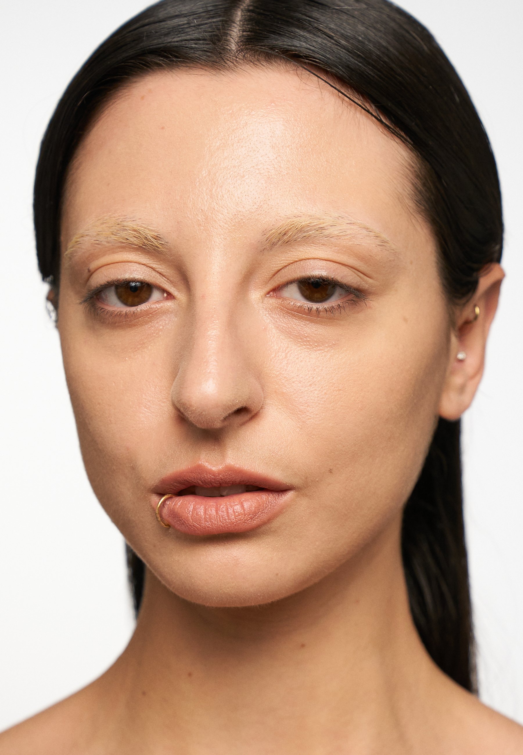 REVOLUTION Matte Bomb Lippenstift – Nude Allure, Langanhaltend