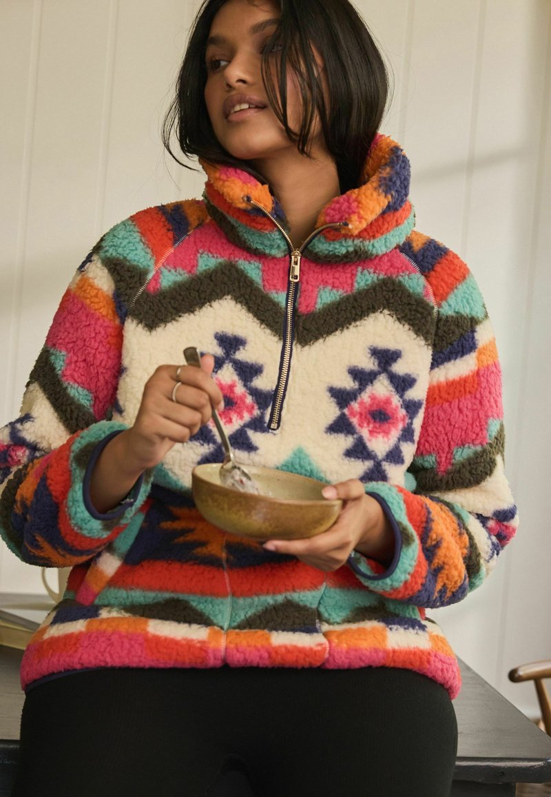 Next BORG HALF REGULAR FIT - Flísová bunda - bright ikat