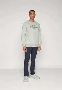 Peak Performance ORIGINAL CREW-BLACK-OFFWHITE - Sudadera - grey melange/black
