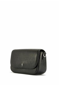 Czarna skórzana torba o fakturze łuskowej, prostokątnym kształcie, z klapką i srebrnym akcentem. Posiada boczny pierścień do opcjonalnego przymocowania paska.