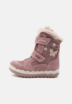Botte d'hiver rose pour enfants avec doublure en fourrure, deux bandes Velcro, décoration papillon et semelle à motifs.