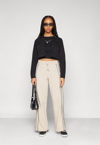ONLY ONLNEW WESTA CROPPED JACKET - Jeansjacka - washed black