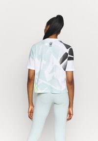 adidas Performance Camiseta estampada - white