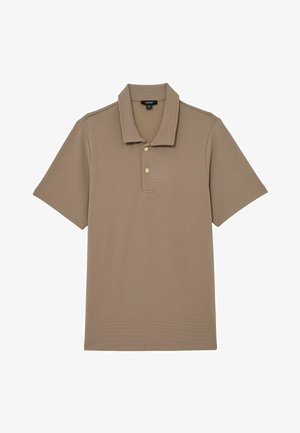 Tricou polo cu mâneci scurte, de culoare taupe, din țesătură texturată, cu două nasturi bej pe fenta nasturilor, așezat plat pe un fundal alb.