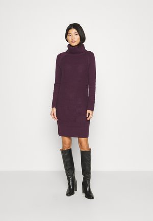 COWL NECK - Strikket kjole - aubergine
