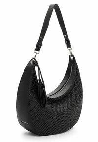 Bolso hobo de cuero negro con superficie texturizada, un bolsillo con cremallera y un acento de borlas. Forma curvada y correa suave para un transporte cómodo.