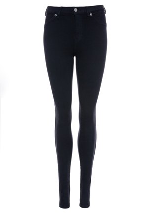 Czarne jeansy w fasonie slim-fit, wykonane z elastycznego denimu. Posiadają średni stan, przednie kieszenie oraz klasyczny pięciokieszeniowy krój z metalowymi akcentami.