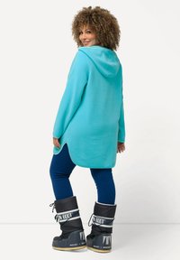 Ulla Popken TEDDY HOODED NECK - Felpa in pile - light blue