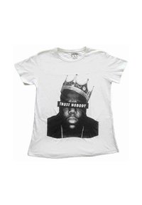 Paradiso Clothing BIGGIE SMALLS TRUST NOBODY BOYFRIEND FIT - Print T-shirt - white
