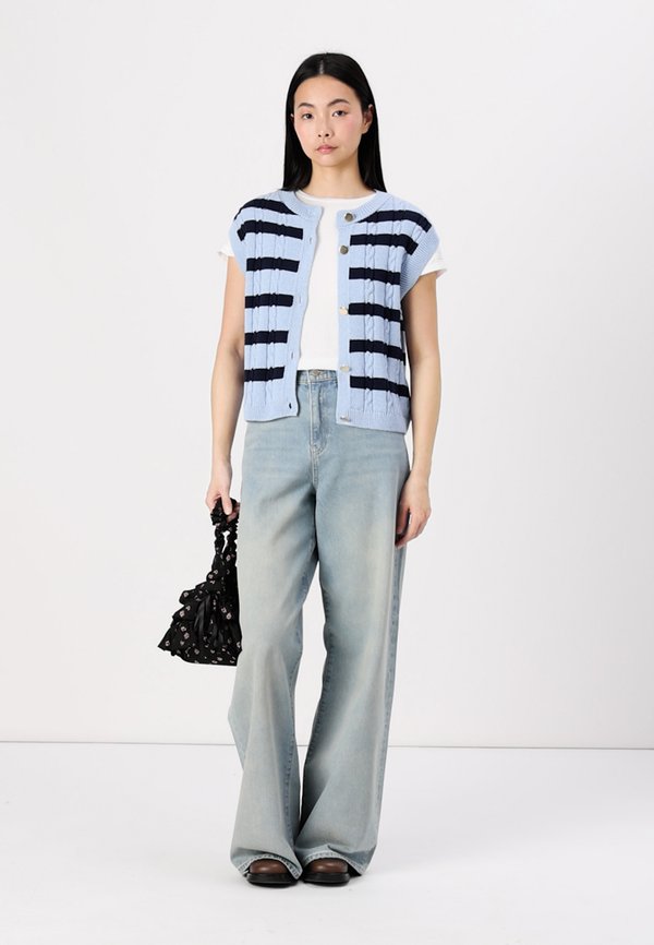 ONLCHICO O NECK BUTTON  - Cardigan3