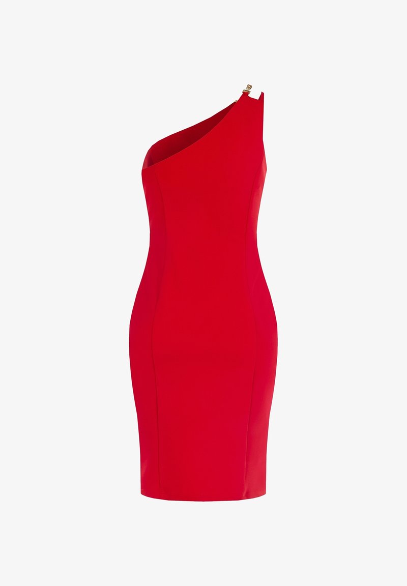 Robe moulante rouge mi-genou avec une bretelle épaule unique et un détail de boucle dorée sur la bretelle.