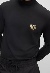 HUGO Langarmshirt - black