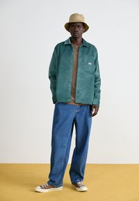 Dickies Camisa - lincoln green