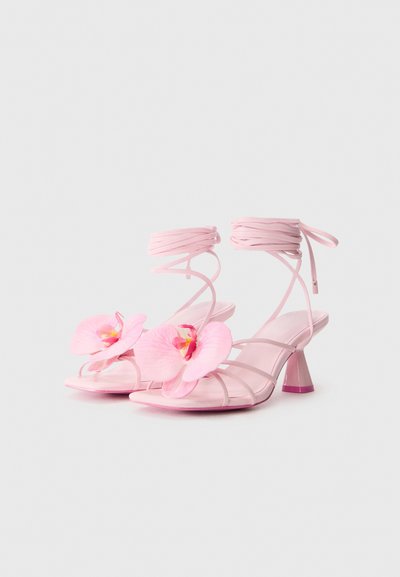 Call it Spring FLOURISH Ankle cuff sandals