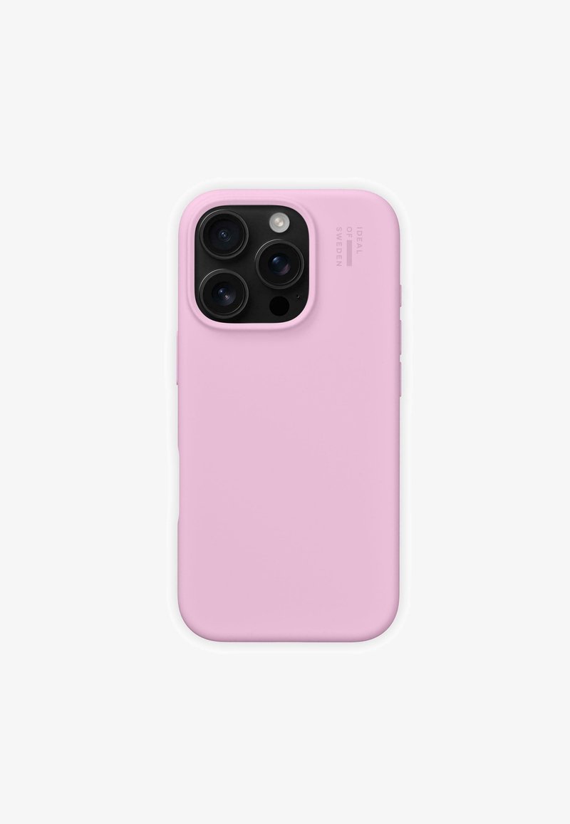 Růžový silikonový obal na smartphone s hladkým povrchem, zaoblenými hranami a výřezy pro tři objektivy fotoaparátu a blesk.