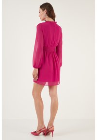 LELA REGULAR FIT - Cocktailjurk - fuchsia