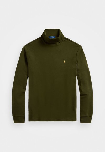 Olíva zöld garbó, hosszú ujjakkal, puha anyagból készült, kis hímzett logóval a mellkason és bordás gallérral.