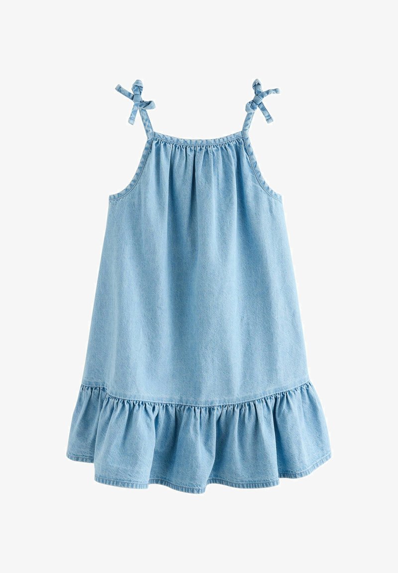 Robe sans manches en denim bleu clair avec bretelles à nouer ajustables et ourlet à volants, conçue pour une tenue décontractée.