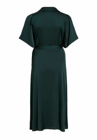 Mørkegrønn satengkjole med korte kimonofarmer, belte i midjen, løs passform og glatt tekstur, med krage og midt-lengde design.
