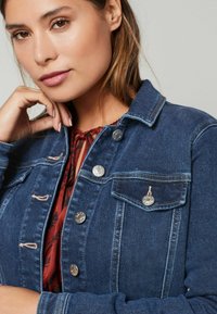 Next FULLER BUST-REGULAR FIT - Jeansjacka - dark blue